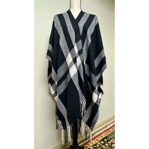 THREE DOTS Black/Ivory Erin Plaid Cashmere/Wool Blend Blanket Wrap, O/S - Picture 2 of 6